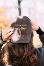 Učitajte sliku u preglednik galerije, Kacketi sa vezom od plisa - lamaryfashion