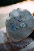 Učitajte sliku u preglednik galerije, Jednobojne beretke sa vezom - winter magic -lamaryfashion