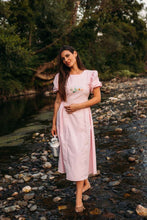 Učitajte sliku u preglednik galerije, Letnje jednobojne haljine sa vezom | La Mary Fashion Srbija