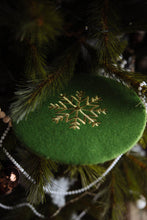 Učitajte sliku u preglednik galerije, Jednobojne beretke sa vezom - winter magic -lamaryfashion