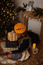 Učitajte sliku u preglednik galerije, Jednobojne beretke sa vezom - winter magic -lamaryfashion