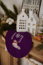 Učitajte sliku u preglednik galerije, Jednobojne beretke sa vezom - winter magic -lamaryfashion