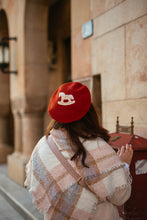 Učitajte sliku u preglednik galerije, Jednobojne beretke sa vezom - winter magic -lamaryfashion