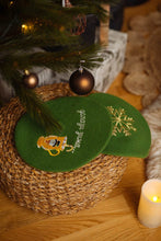 Učitajte sliku u preglednik galerije, Jednobojne beretke sa vezom - winter magic -lamaryfashion