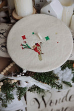 Učitajte sliku u preglednik galerije, Jednobojne beretke sa vezom - winter magic -lamaryfashion