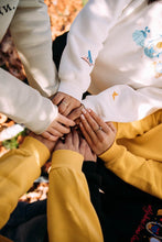 Učitajte sliku u preglednik galerije, Zimski duksevi sa vezom - winter magic - lamaryfashion