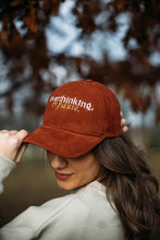 Učitajte sliku u preglednik galerije, Kacketi sa vezom od plisa - lamaryfashion