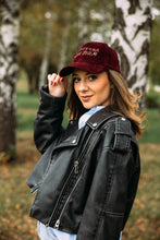 Učitajte sliku u preglednik galerije, Kacketi sa vezom od plisa - lamaryfashion