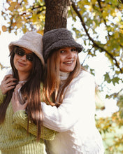 Učitajte sliku u preglednik galerije, BUCKET HAT - teddy - lamaryfashion