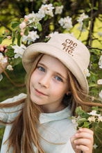 Učitajte sliku u preglednik galerije, Letnji bucket hat sa vezom po želji — La Mary Fashion
