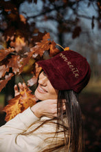 Učitajte sliku u preglednik galerije, Kacketi sa vezom od plisa - lamaryfashion
