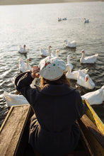 Učitajte sliku u preglednik galerije, Jednobojne beretke sa vezom - winter magic -lamaryfashion
