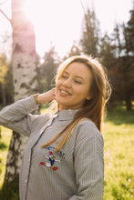 Učitajte sliku u preglednik galerije, Prugasta košulja sa vezom po želji — La Mary Fashion
