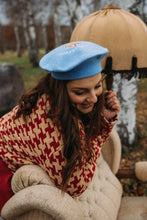 Učitajte sliku u preglednik galerije, Jednobojne beretke sa vezom - winter magic -lamaryfashion
