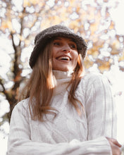 Učitajte sliku u preglednik galerije, BUCKET HAT - teddy - lamaryfashion
