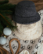 Učitajte sliku u preglednik galerije, BUCKET HAT - teddy - lamaryfashion
